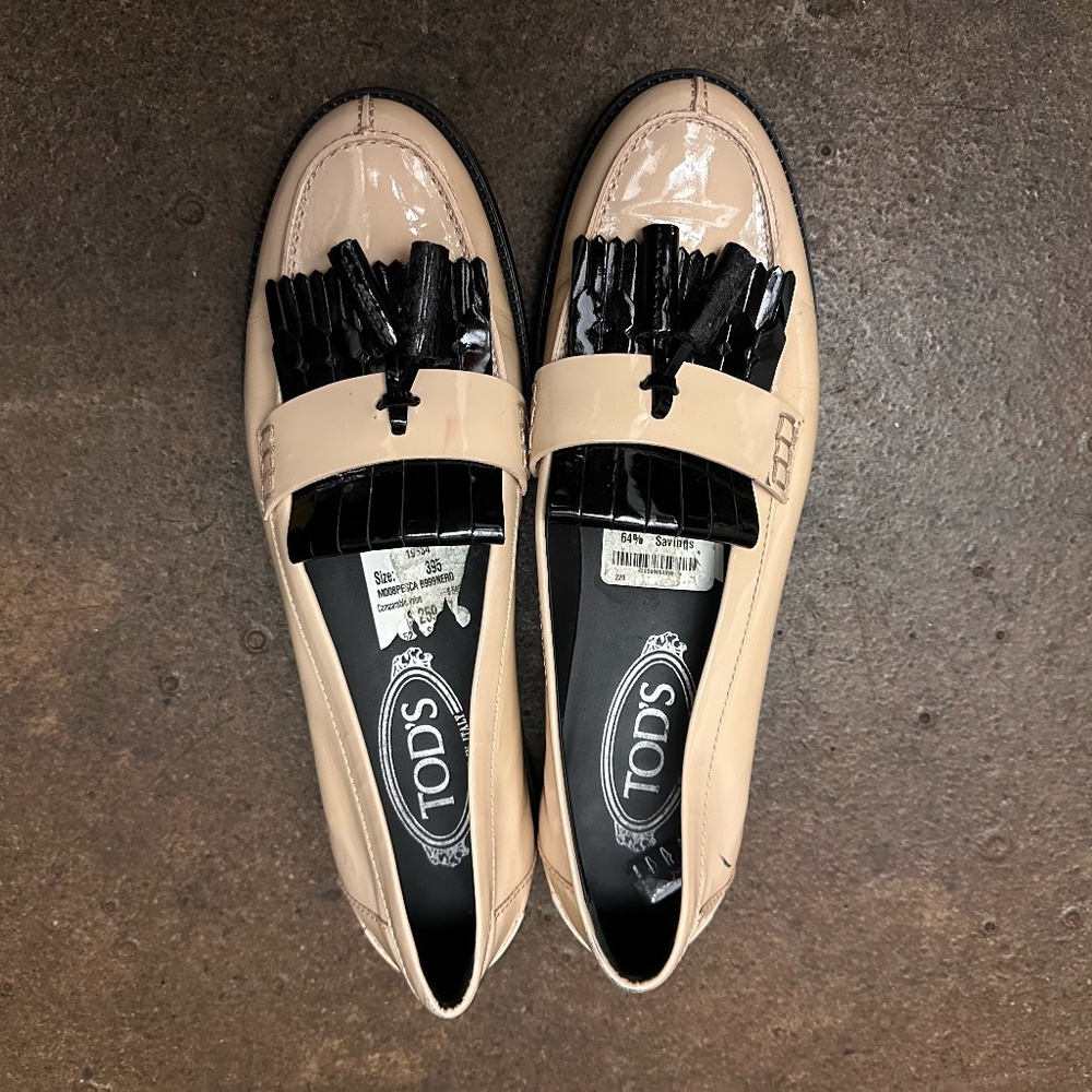 Tod's Patent Loafer 39.5 black cream